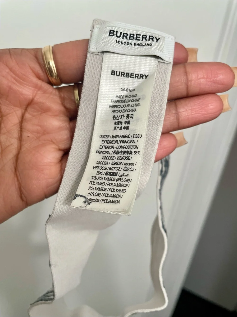 Burberry authentic grey